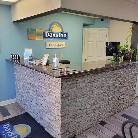 Days Inn By Wyndham West Branch Iowa City Area Εξωτερικό φωτογραφία