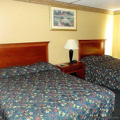 Days Inn By Wyndham West Branch Iowa City Area Δωμάτιο φωτογραφία