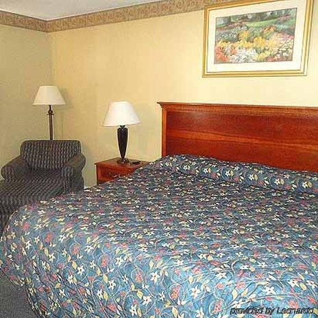 Days Inn By Wyndham West Branch Iowa City Area Δωμάτιο φωτογραφία