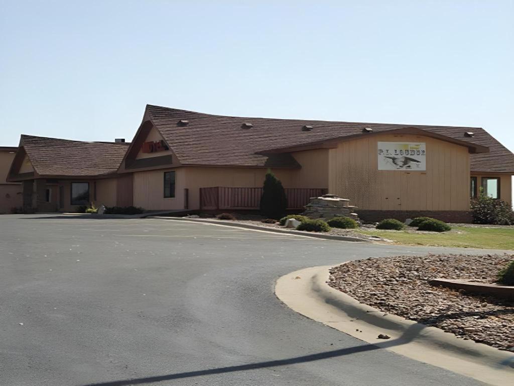 Days Inn By Wyndham West Branch Iowa City Area Εξωτερικό φωτογραφία