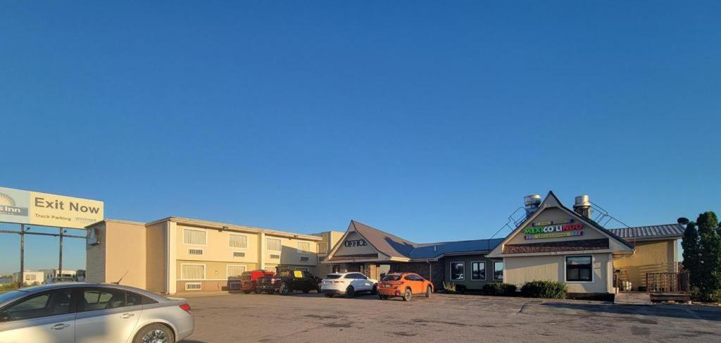 Days Inn By Wyndham West Branch Iowa City Area Εξωτερικό φωτογραφία
