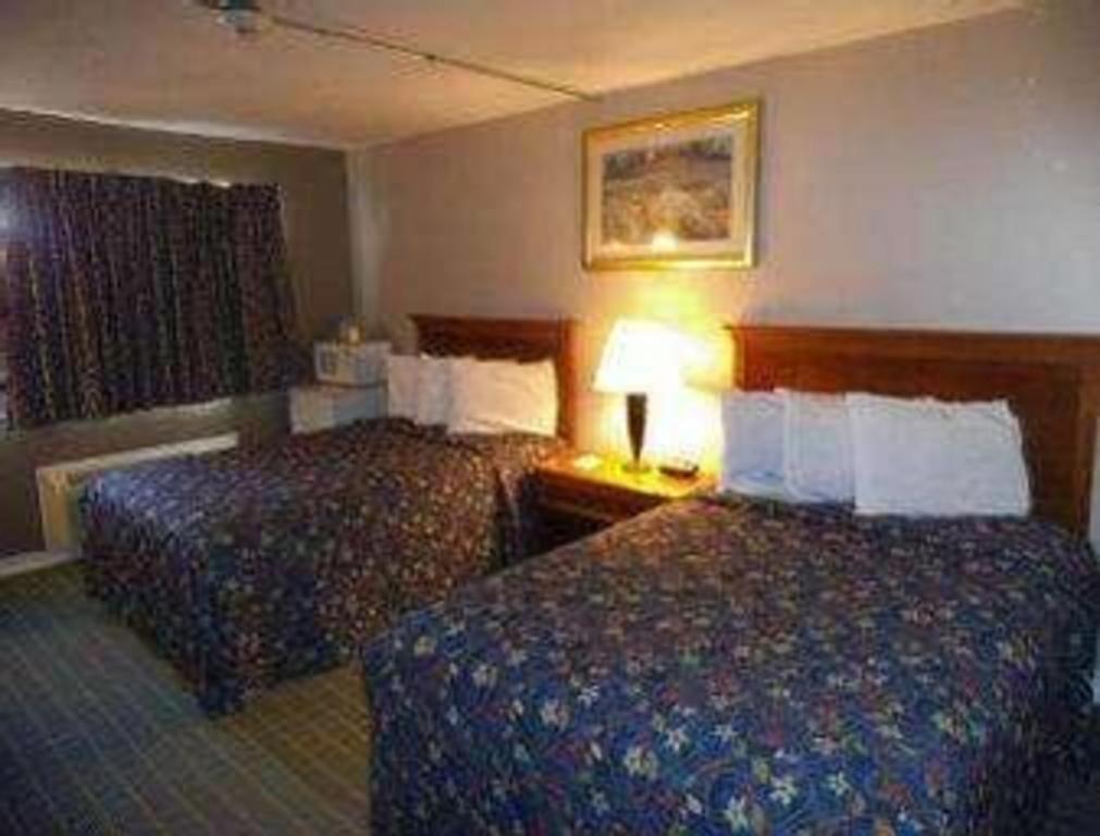 Days Inn By Wyndham West Branch Iowa City Area Εξωτερικό φωτογραφία