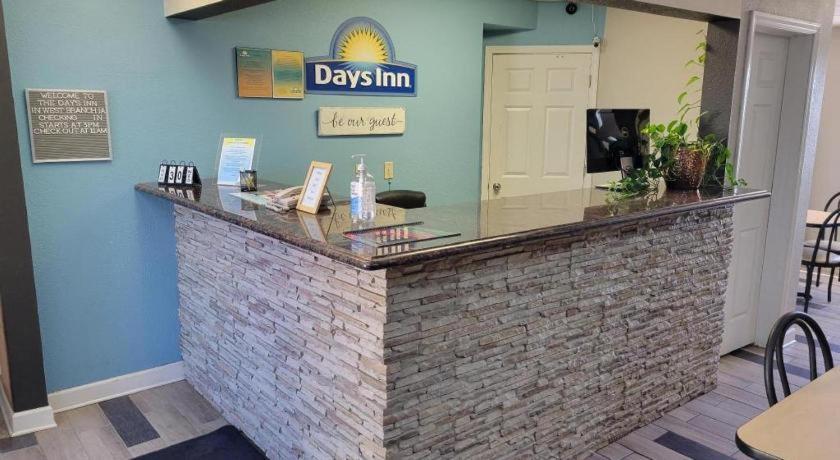 Days Inn By Wyndham West Branch Iowa City Area Εξωτερικό φωτογραφία