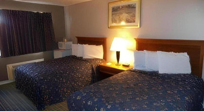 Days Inn By Wyndham West Branch Iowa City Area Εξωτερικό φωτογραφία