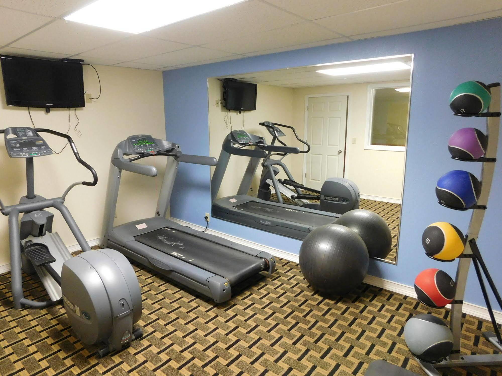 Days Inn By Wyndham West Branch Iowa City Area Εξωτερικό φωτογραφία